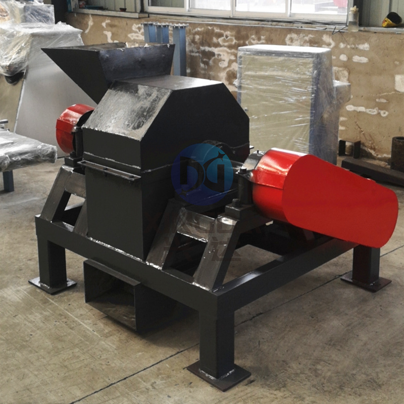 安裝有機(jī)肥設(shè)備尿素粉碎機(jī)之前要做的幾個(gè)安裝要點(diǎn)