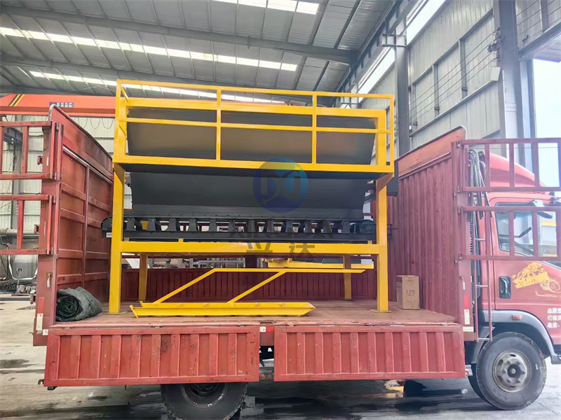 有機(jī)肥料倉(cāng)粉碎一體機(jī)是如何對(duì)物料進(jìn)行粉碎的